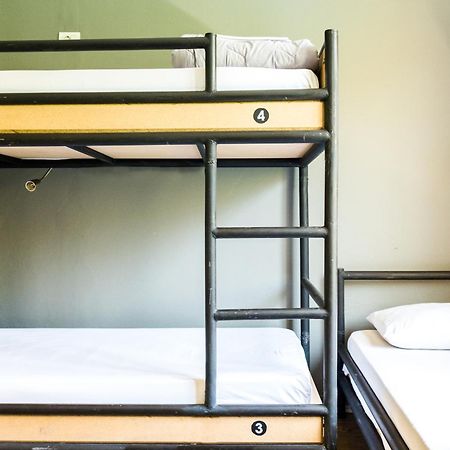 Destil Hostel Tirana Exteriör bild