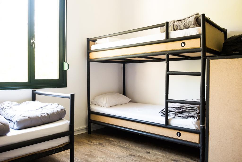 Destil Hostel Tirana Exteriör bild