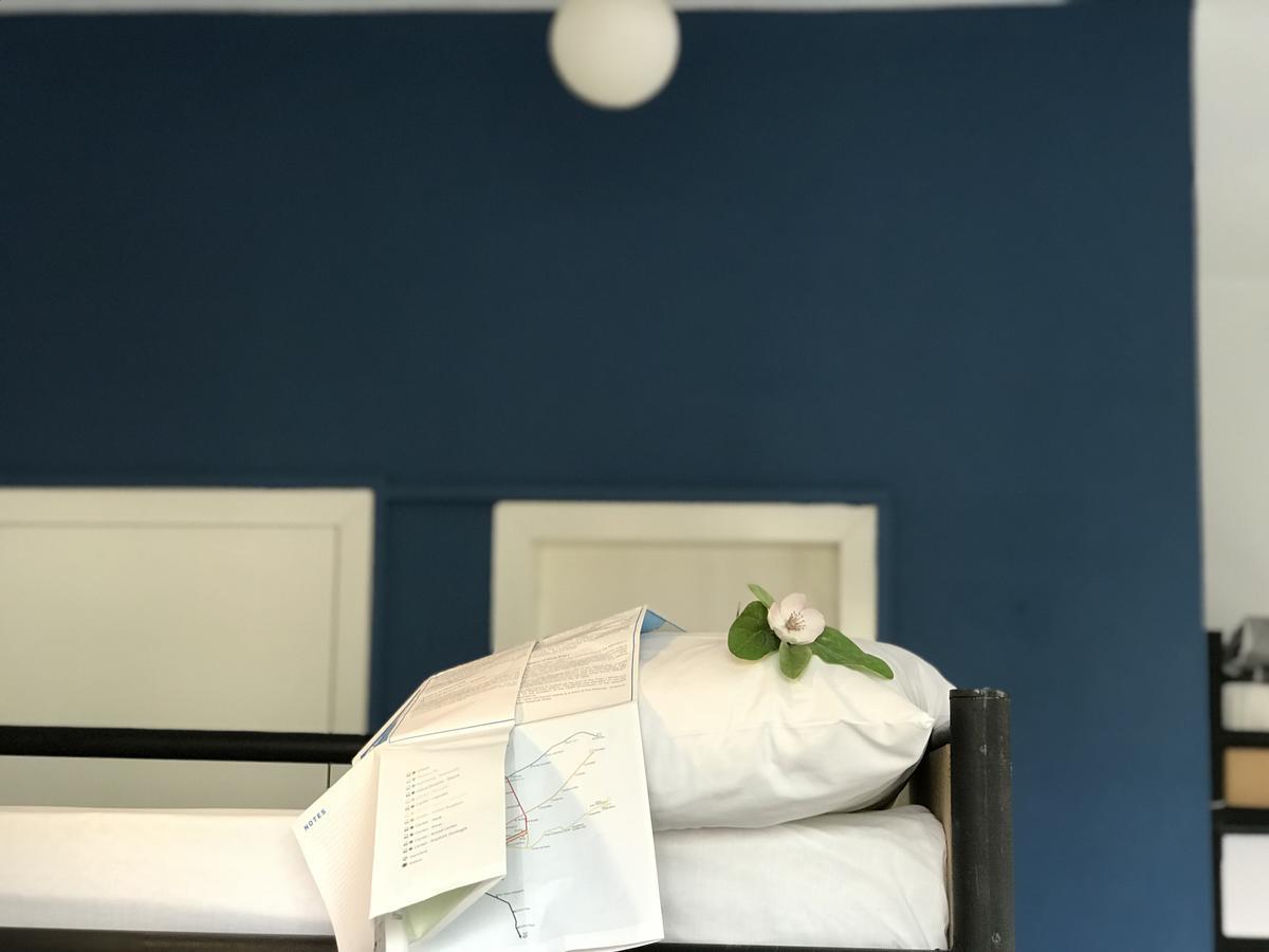 Destil Hostel Tirana Exteriör bild